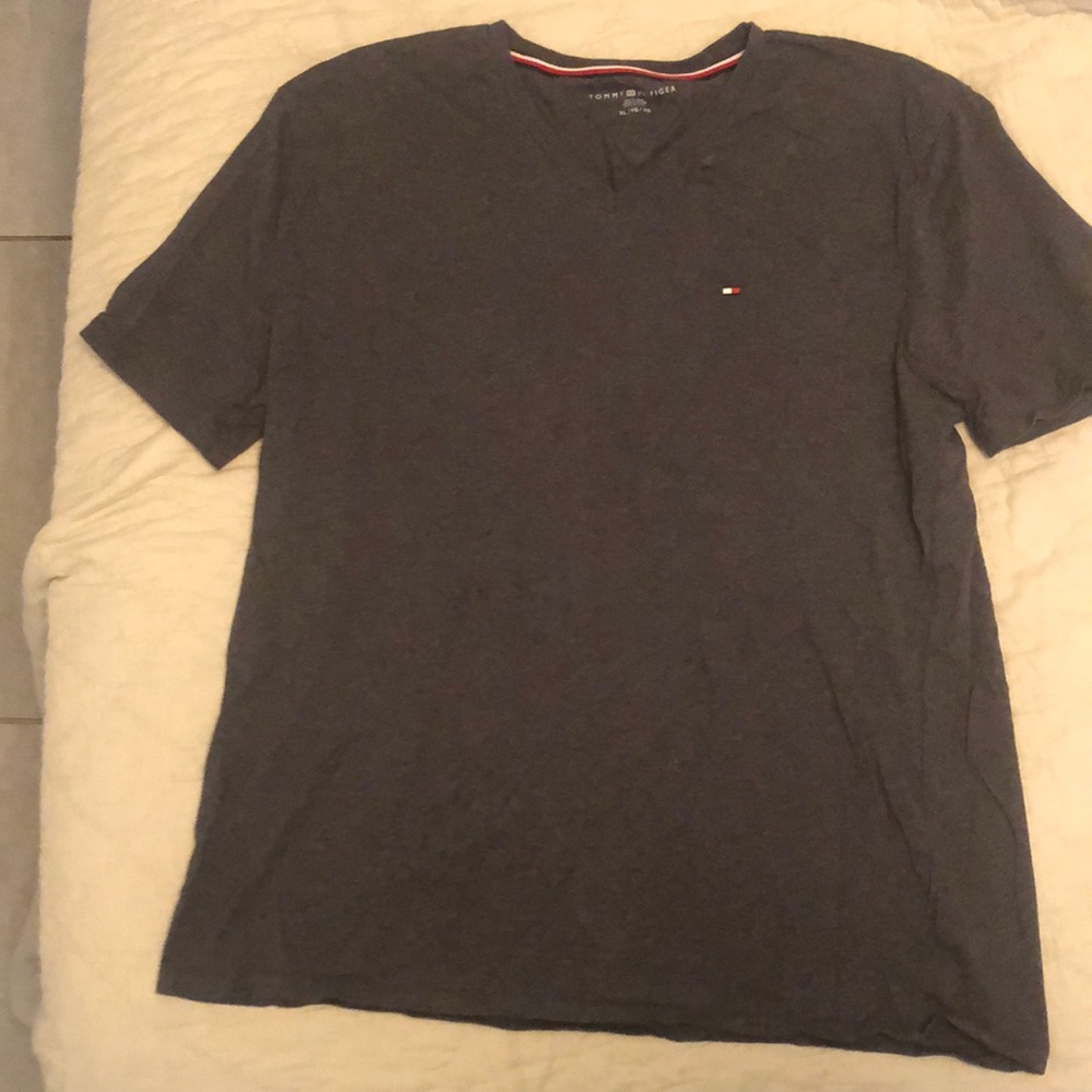 Tommy Hilfiger XL V-Neck t shirt
